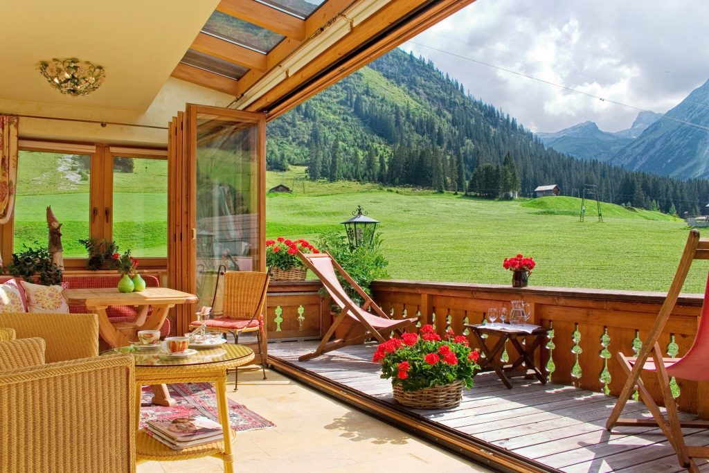 bb-builders pro cozy veranda with panoramic mountain view