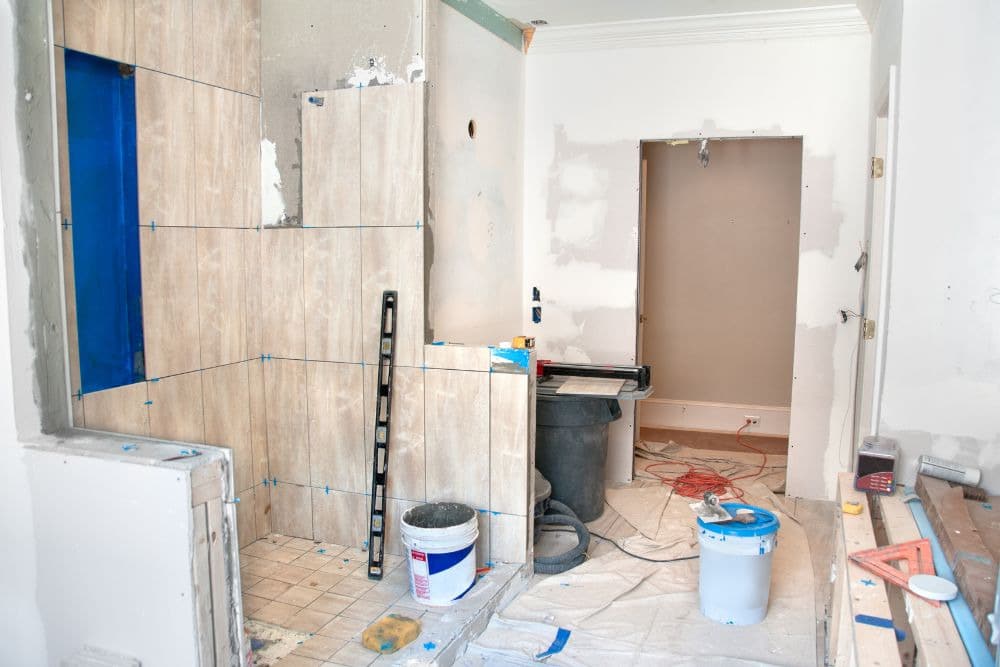 delayed bathroom remodel, a key issue caused by the common bathroom remodeling challenges