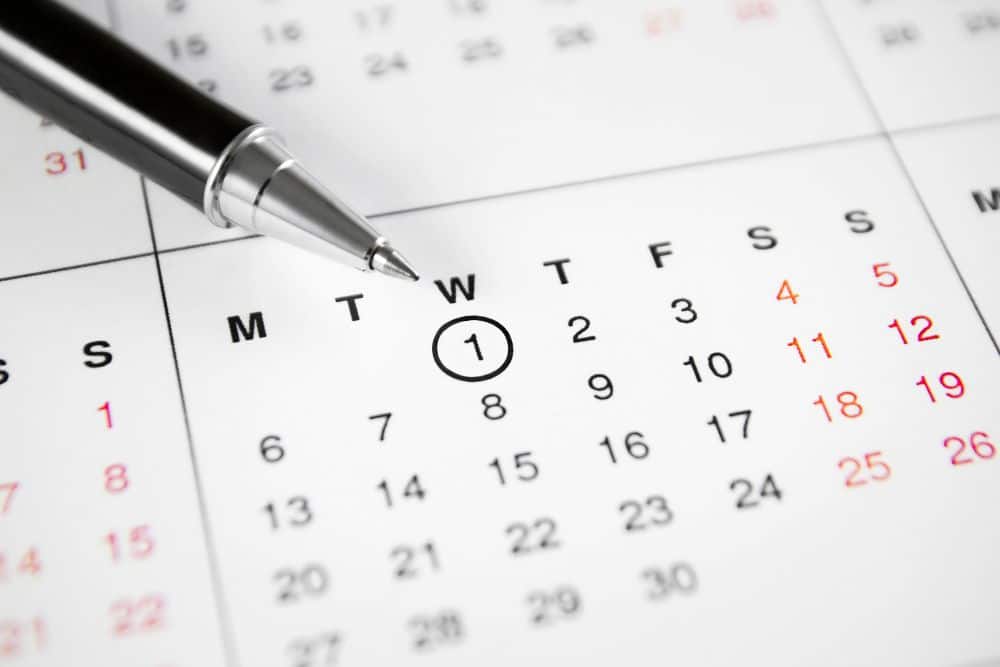 a calendar with an encircled date.